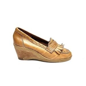 Vintage 1970s tan leather kiltie fringe platform wedge heel moccasin loafers